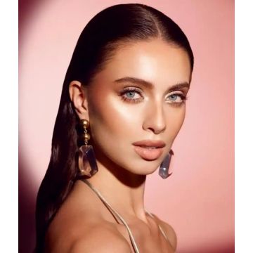 Classy Make-up & Low Bun Updo